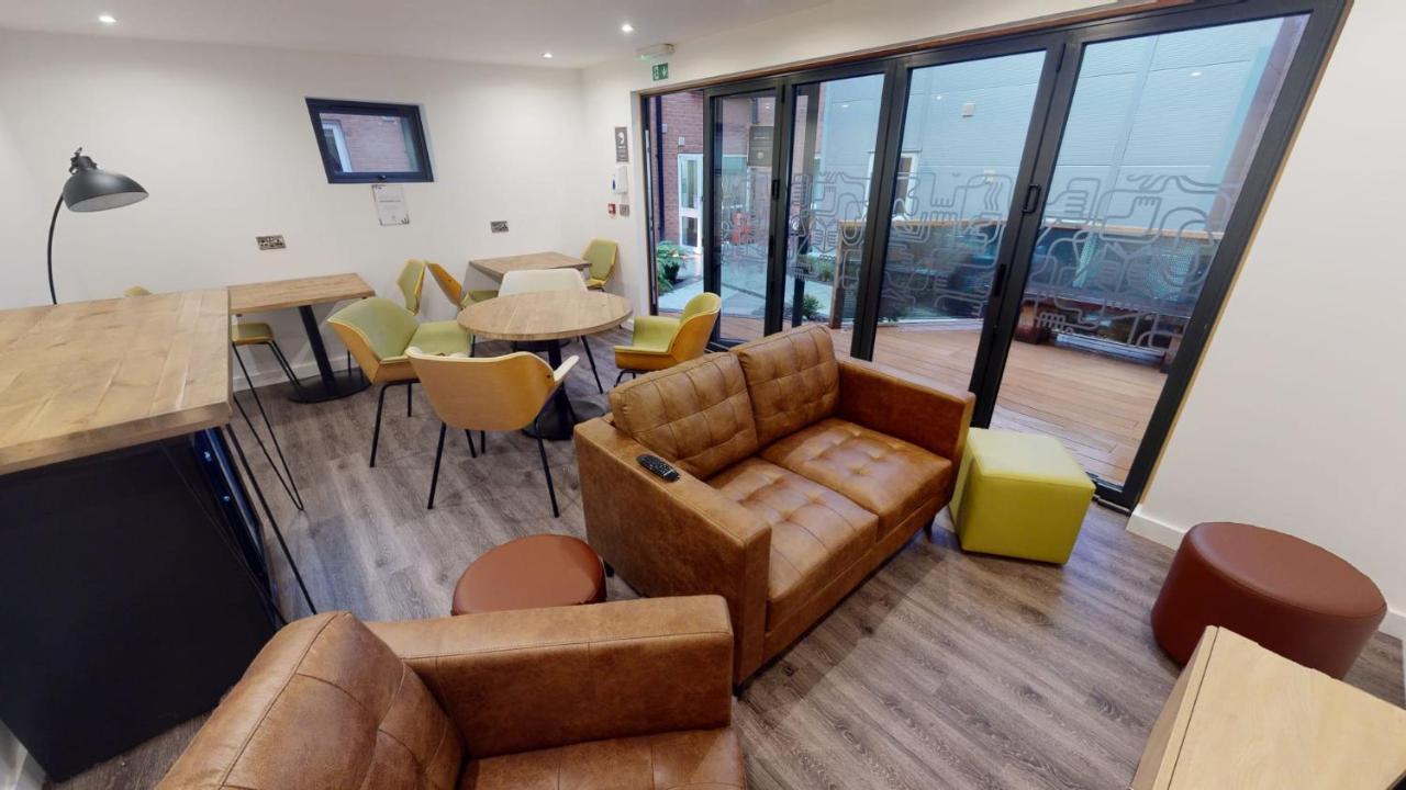Apartment Ensuite Bedrooms At Great Newton House In Liverpool