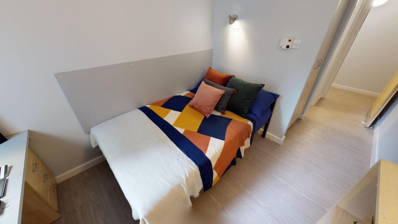 Apartment Ensuite Bedrooms At Great Newton House In Liverpool